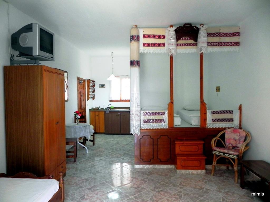 Mihalis Studios Lakki  Szoba fotó
